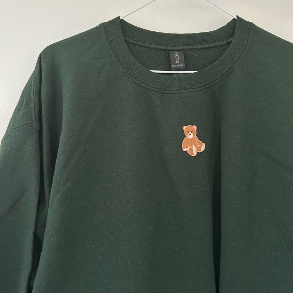 🧸teddy bear patch crewneck